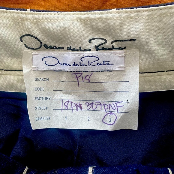 Oscar de la renta women suit. Sample 1 of 3 - Picture 3 of 3